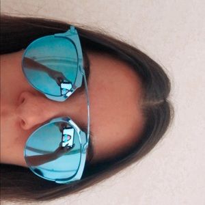 All around mirrored blue aviator sunnies